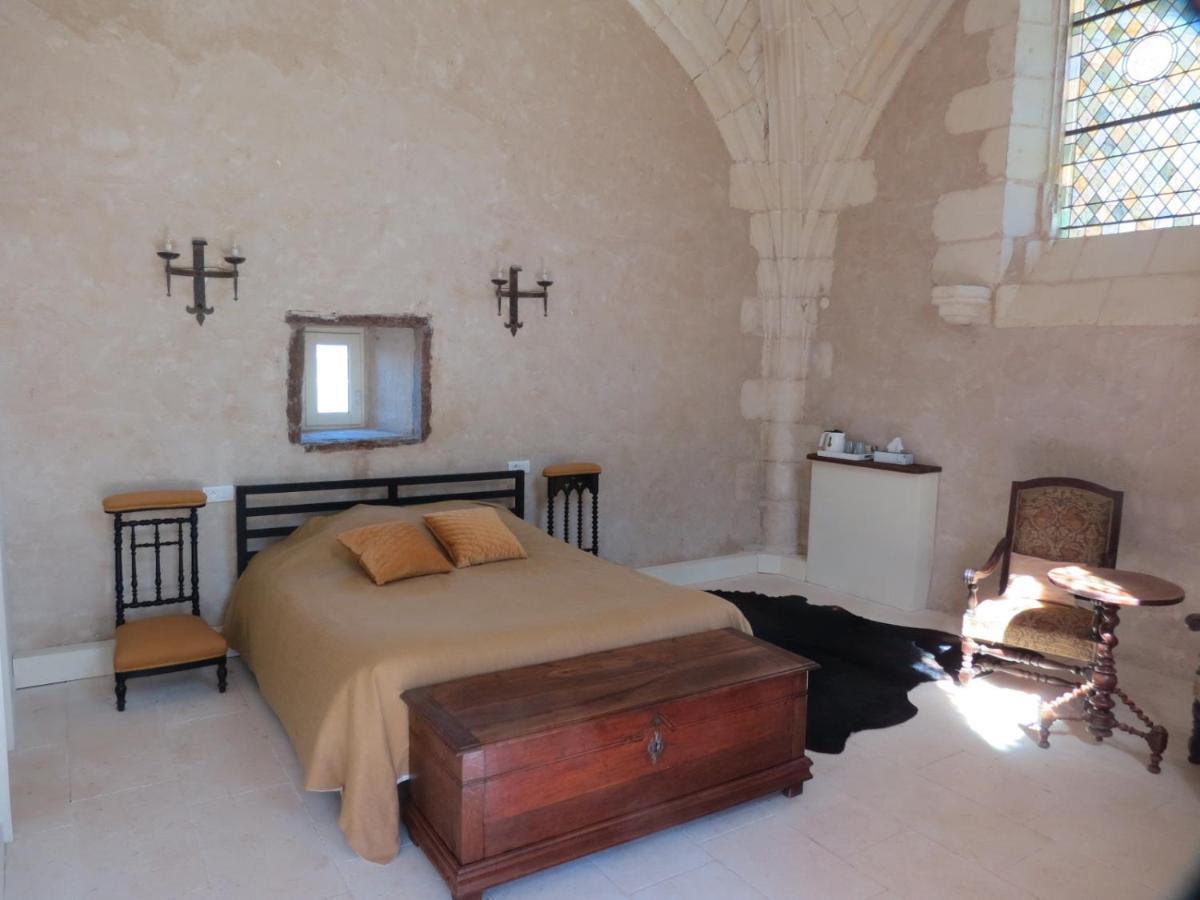 Le Chatelet Thilouze Exterior photo