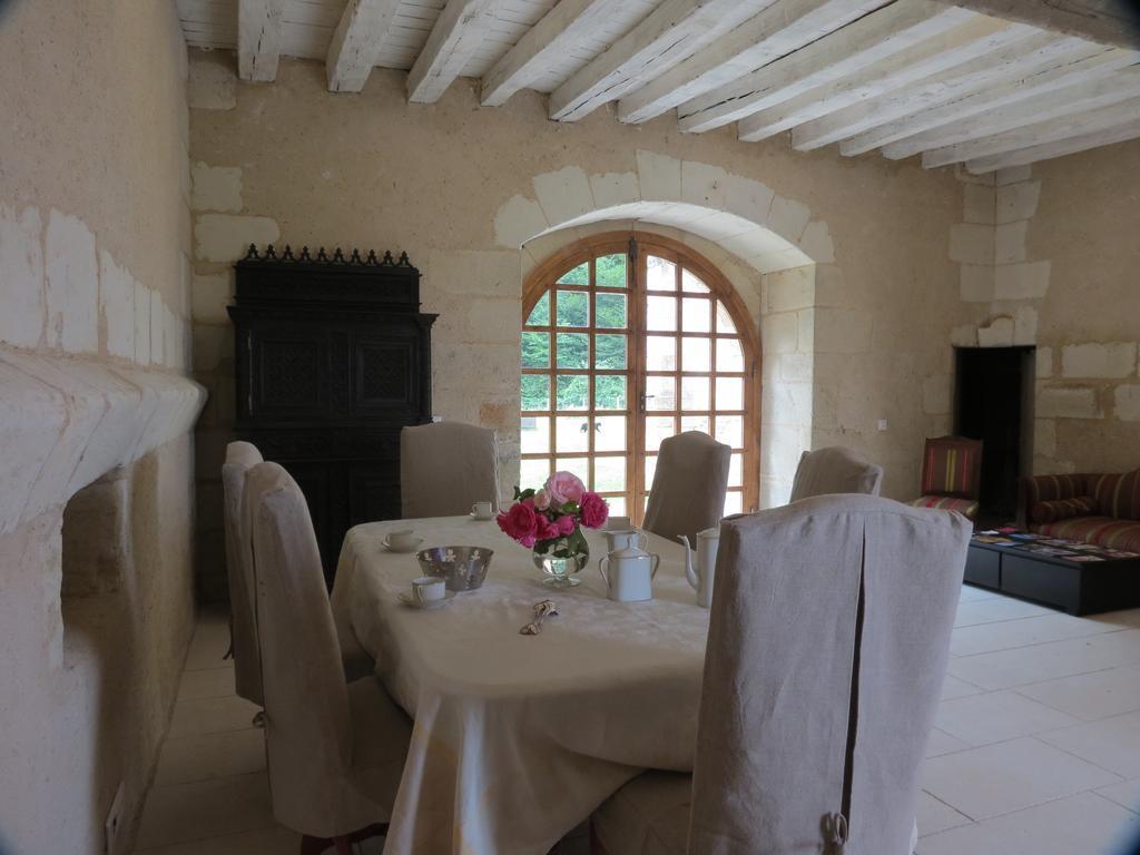 Le Chatelet Thilouze Exterior photo
